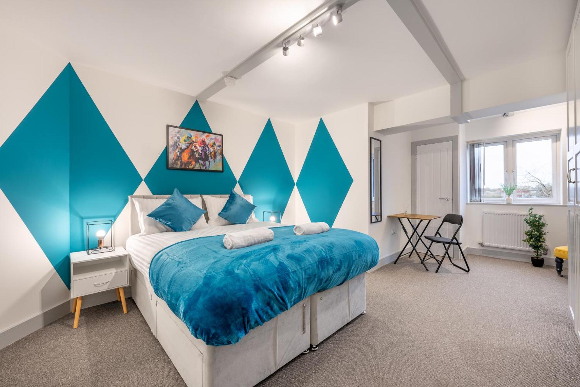 The Jockey Suite-Newmarket High Street-Two Double Bedroom Apartment Exterior photo